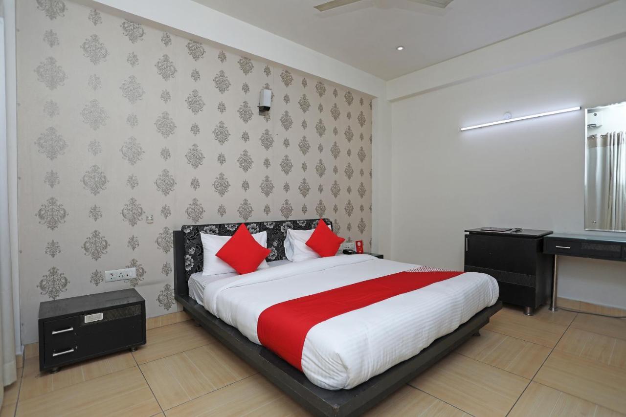Oyo 17257 Sunset Residency 3*