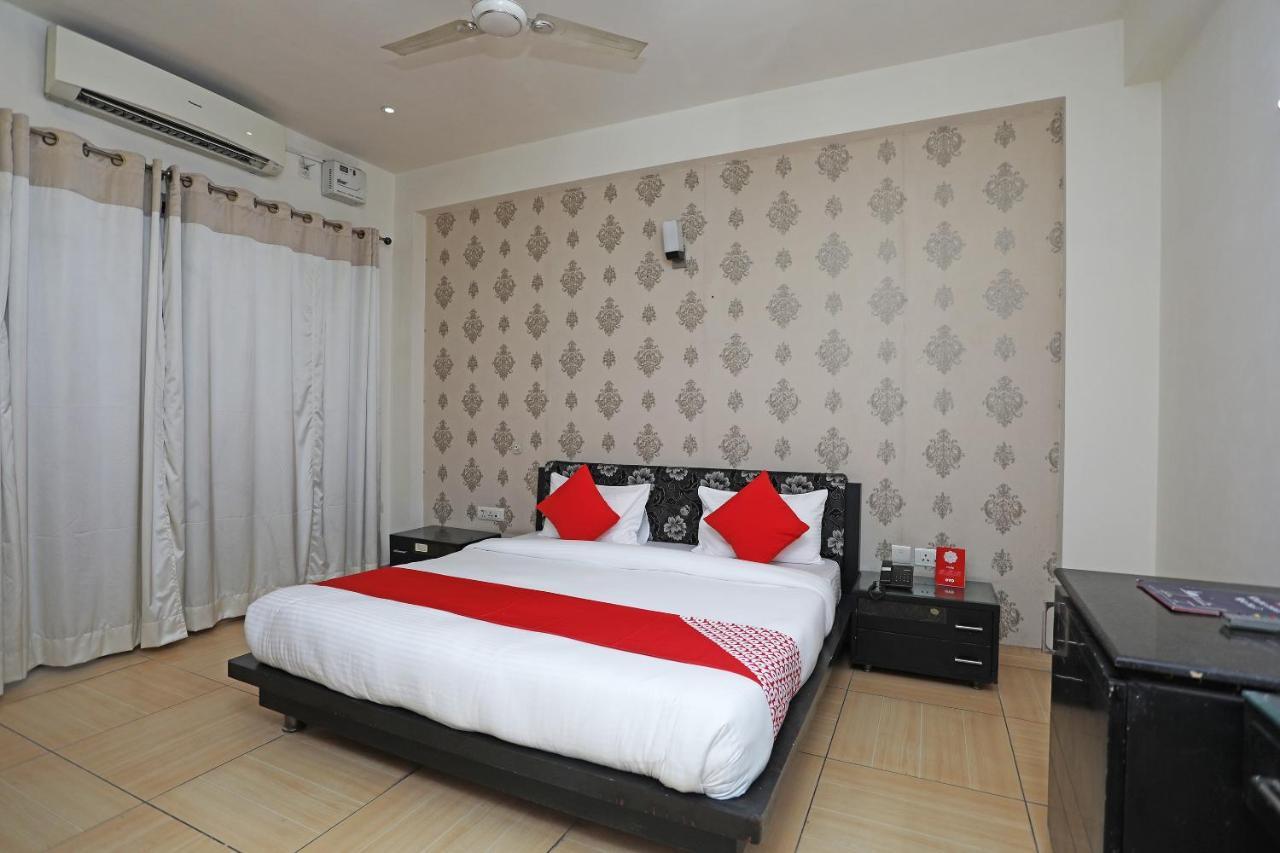 Oyo 17257 Sunset Residency