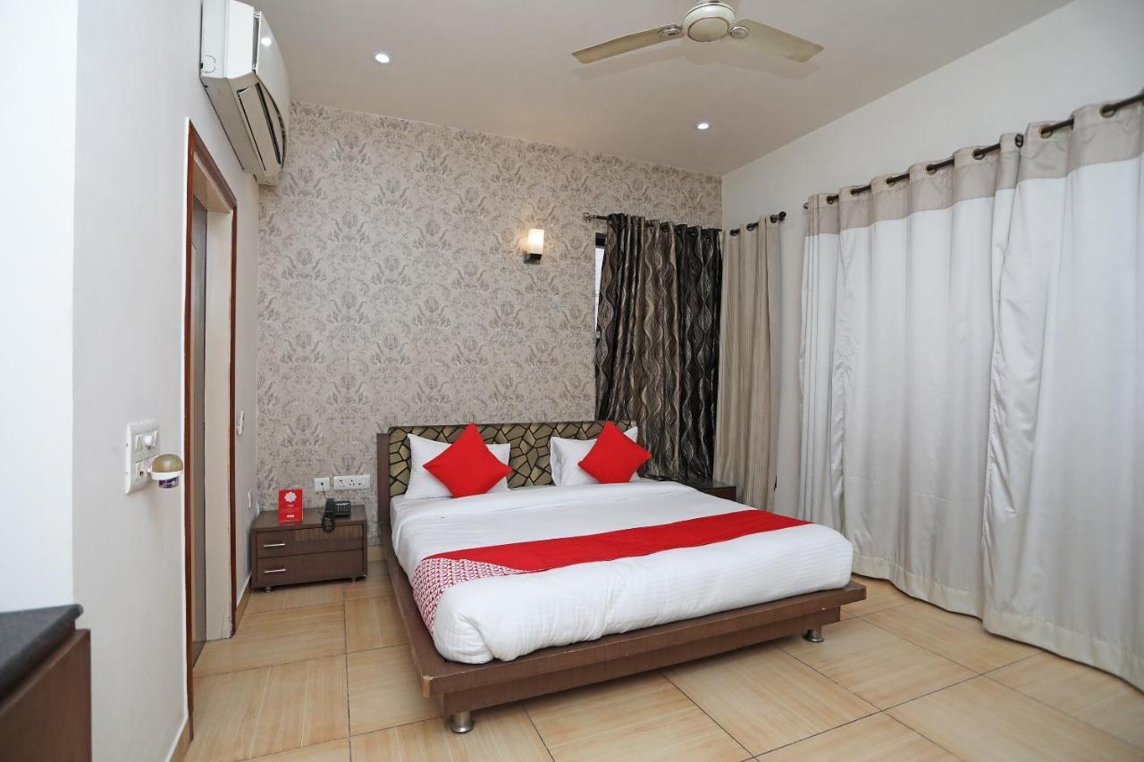 Oyo 17257 Sunset Residency Gurgaon