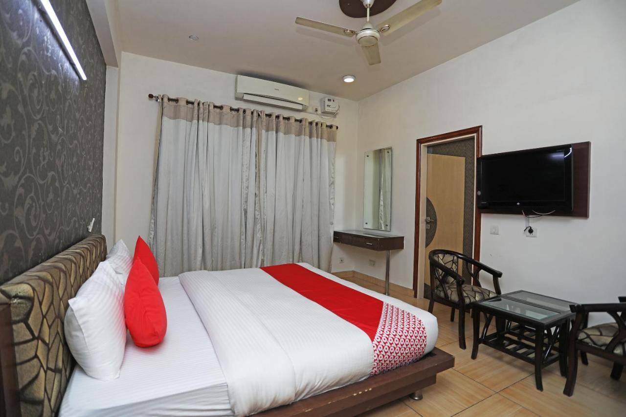 Oyo 17257 Sunset Residency Hotel Gurgaon
