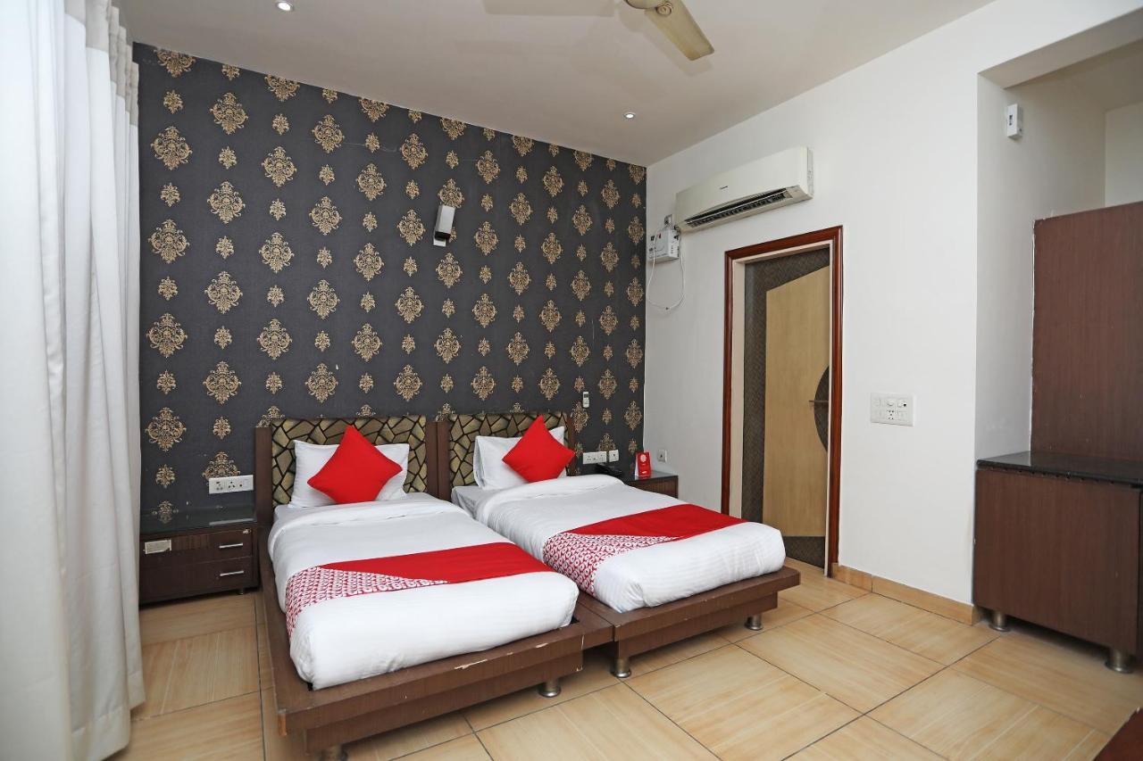 Oyo 17257 Sunset Residency Hotel