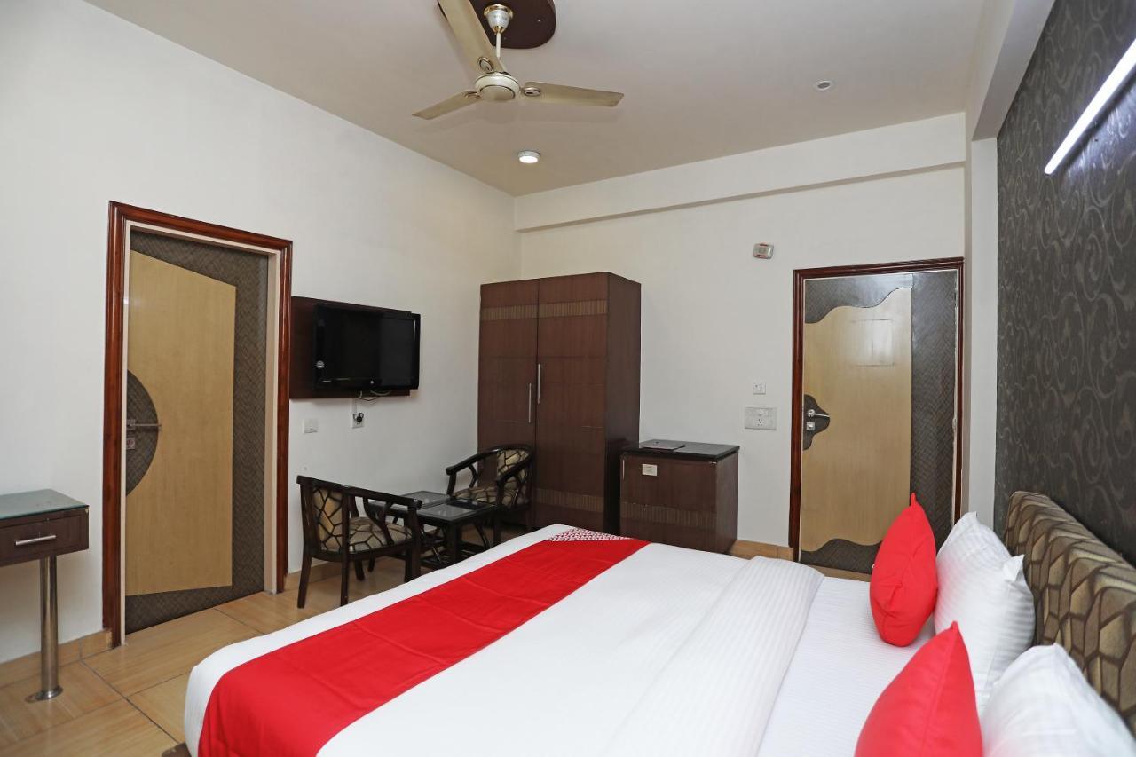 Oyo 17257 Sunset Residency 3*