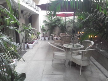 Ahuja Residency Jcm 77 Dlf Phase Ii Gurgaon