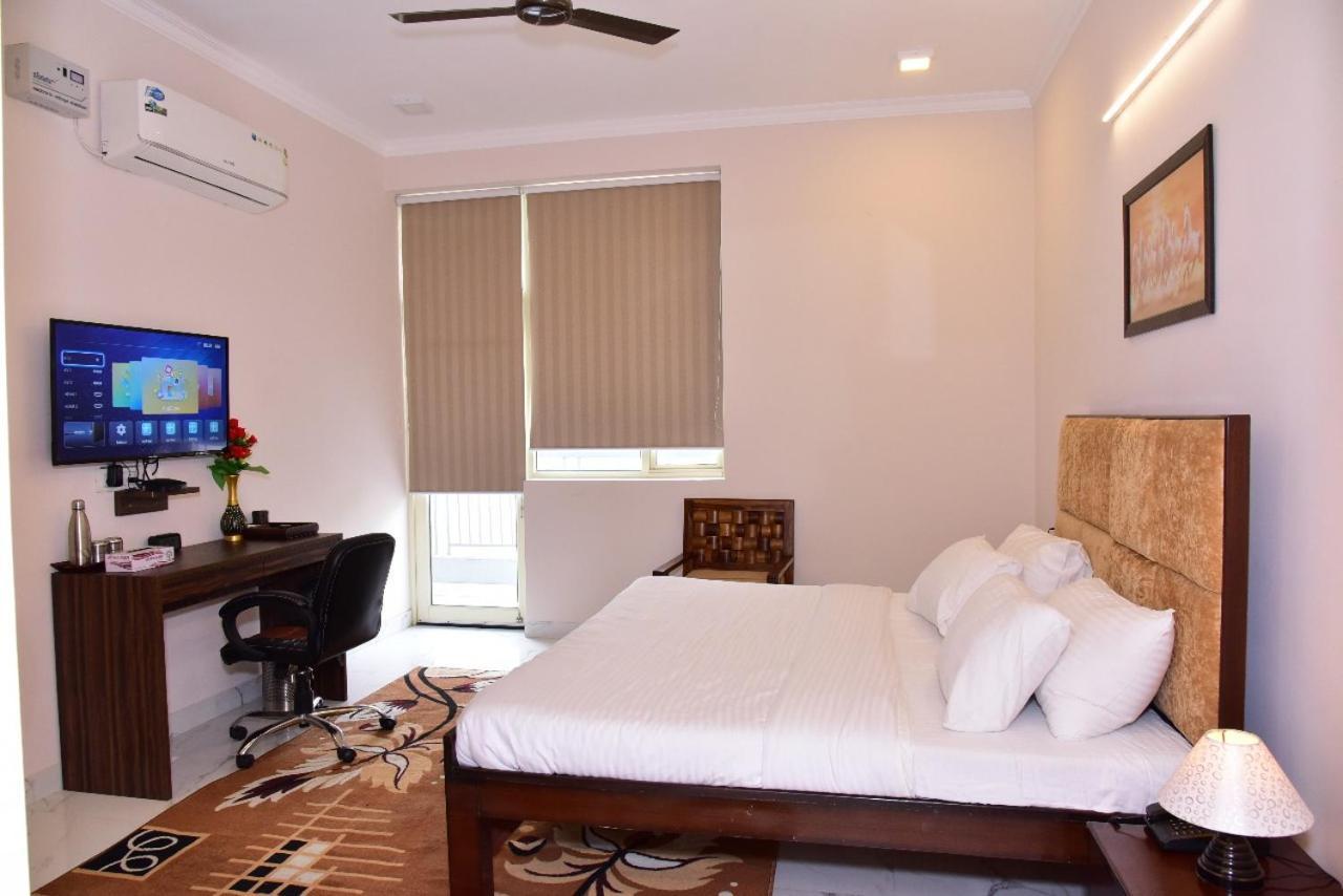Hotel Arkaya Gurgaon