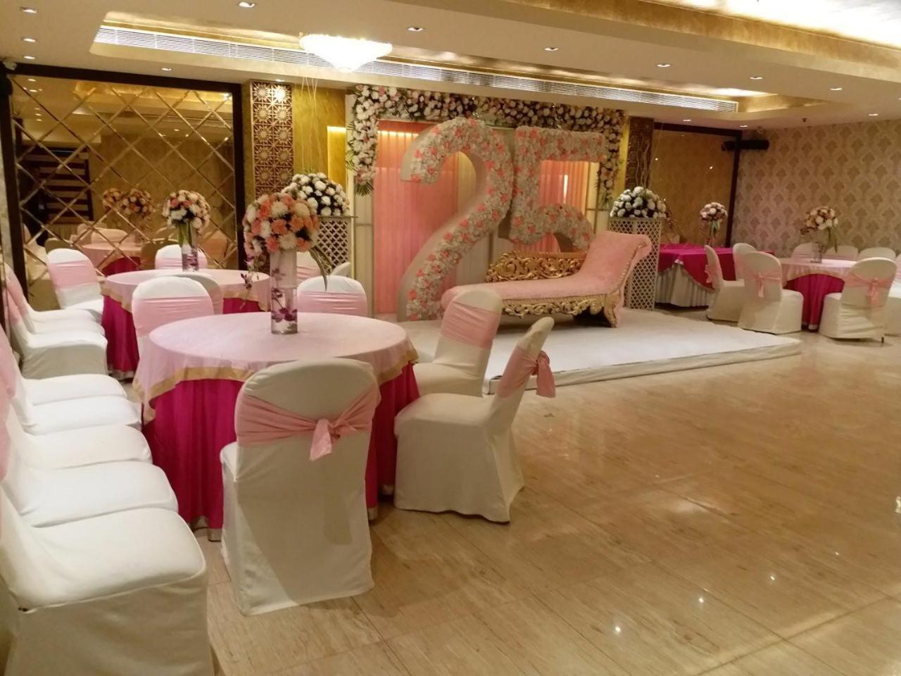 Apple Tree Hotel Gurgaon
