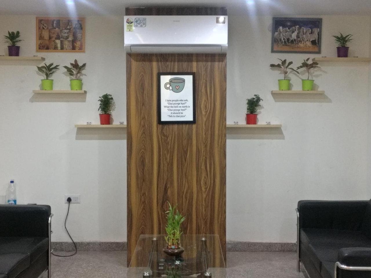 Hotel Corooms Sanvi Unitech Cyber Park
