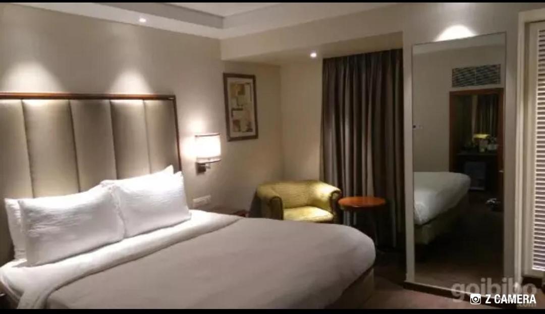 Corooms Sanvi Unitech Cyber Park Hotel