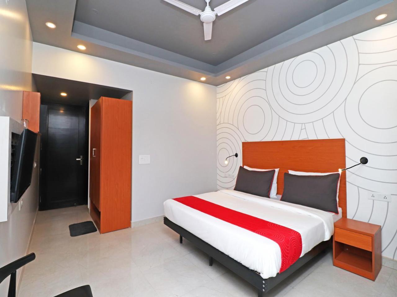 Hotel Oyo 20032 Silverkey Medanta