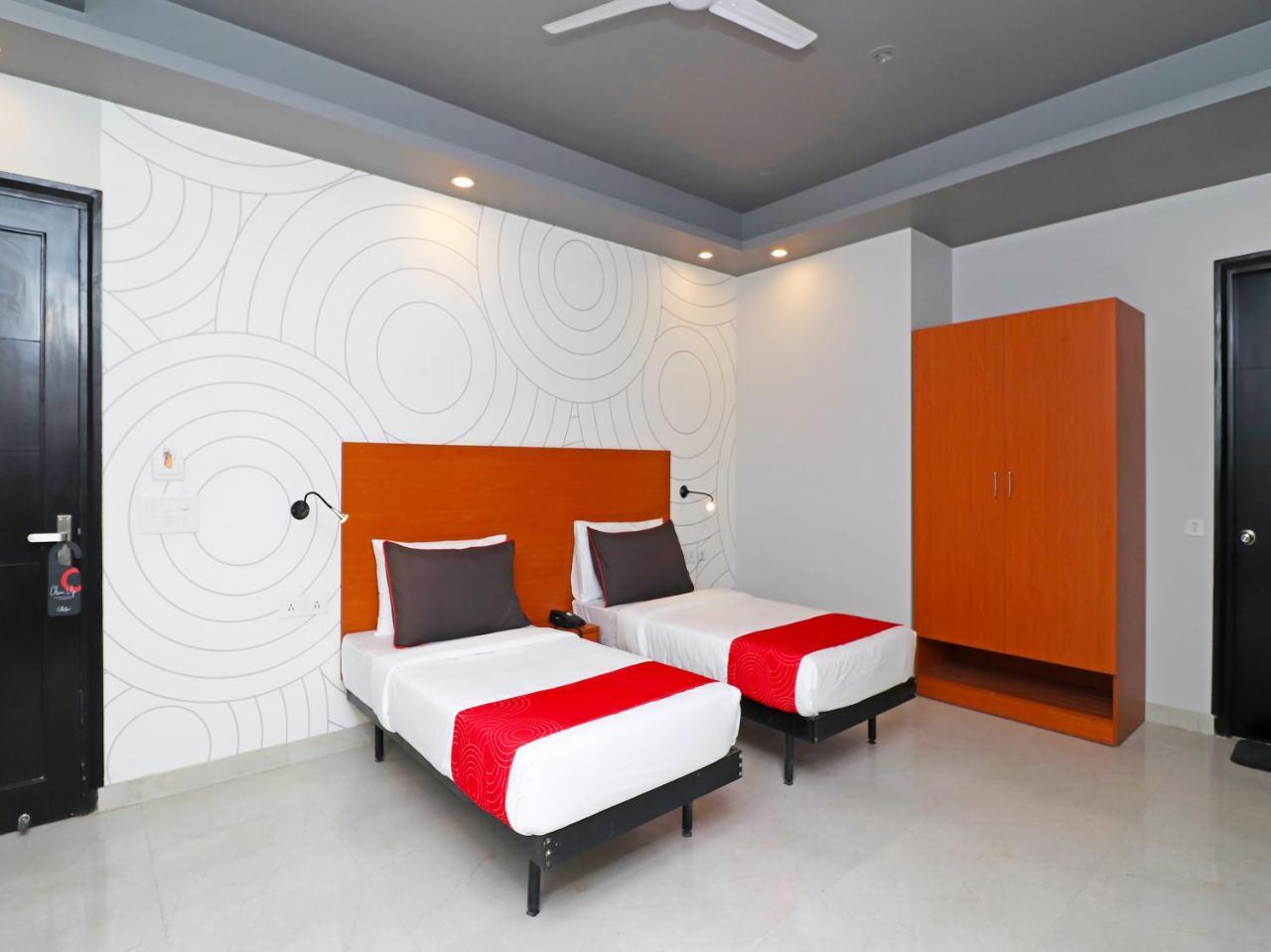 Oyo 20032 Silverkey Medanta Hotel Gurgaon