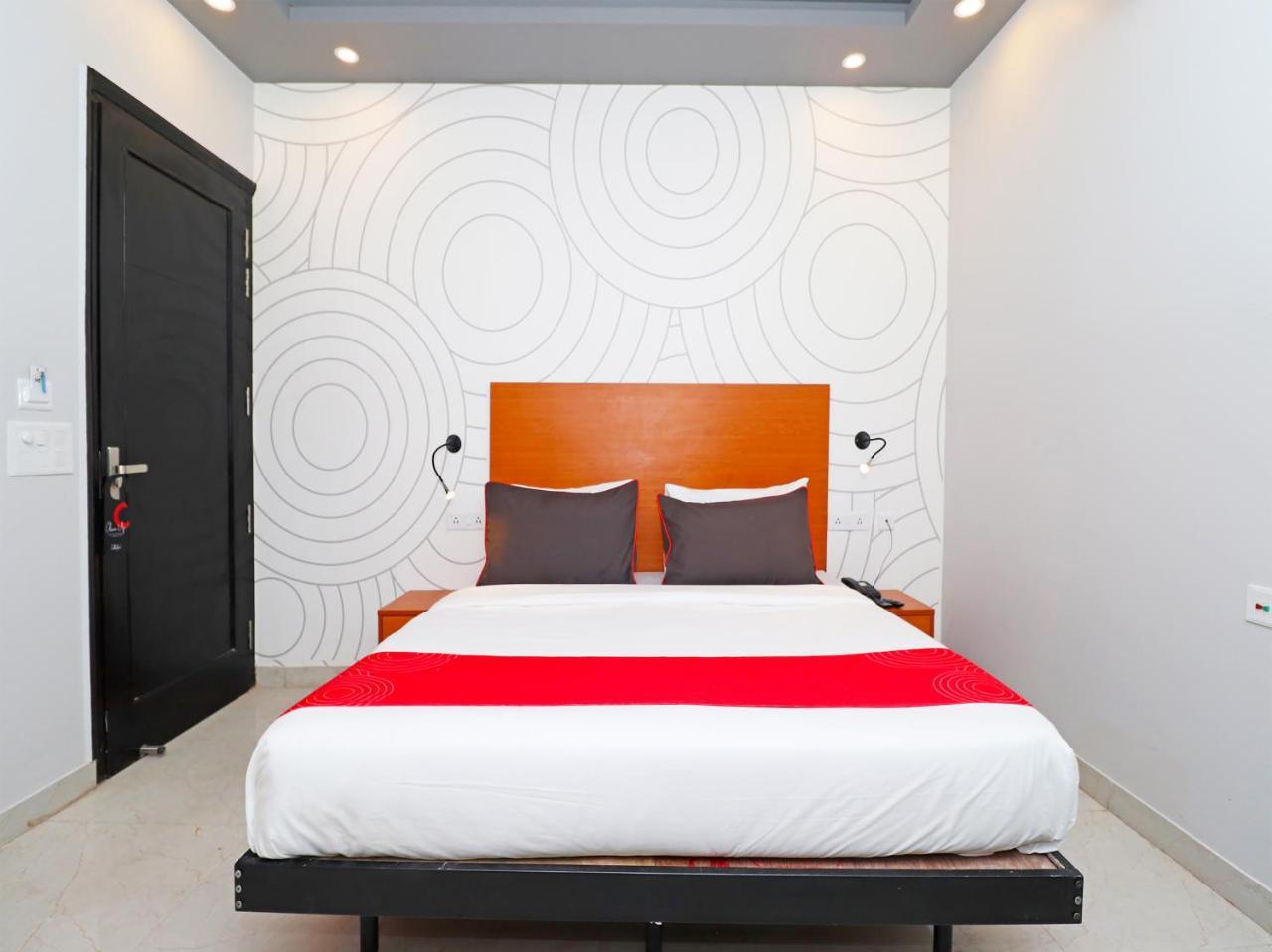 Oyo 20032 Silverkey Medanta 3* Gurgaon
