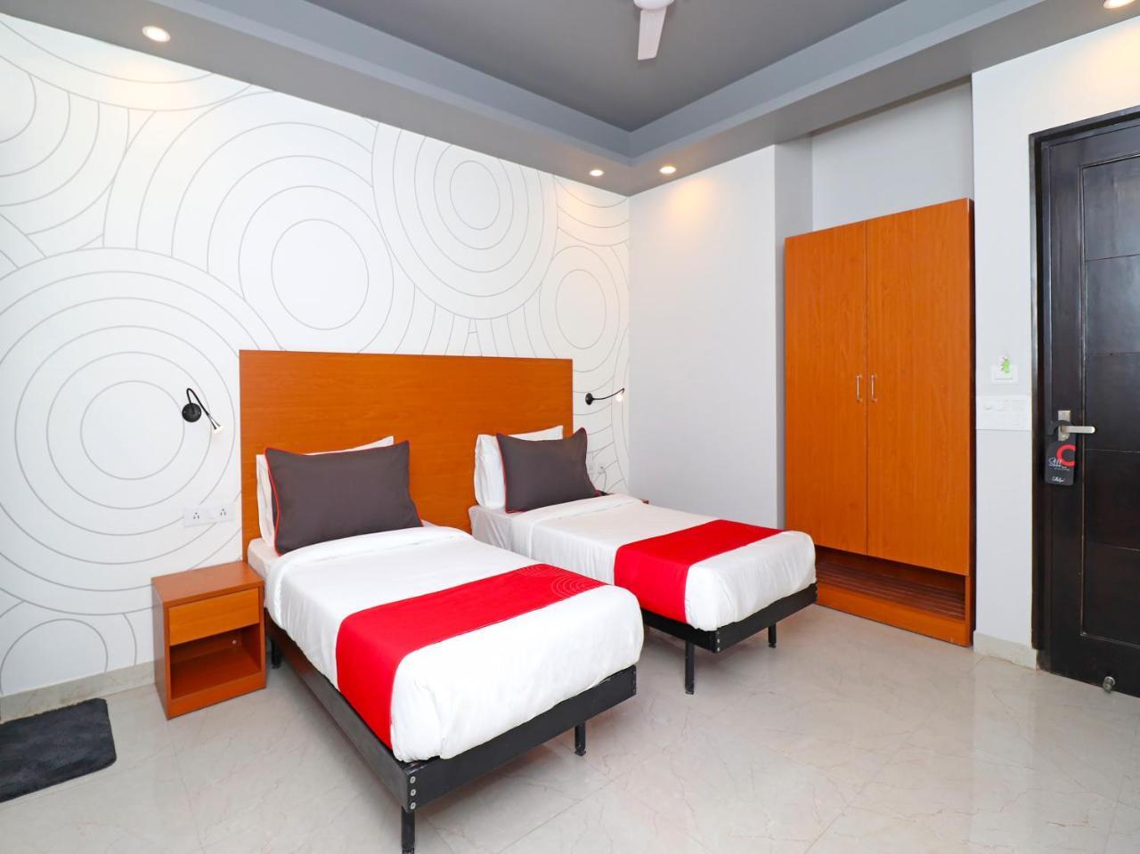 Hotel Oyo 20032 Silverkey Medanta 3*