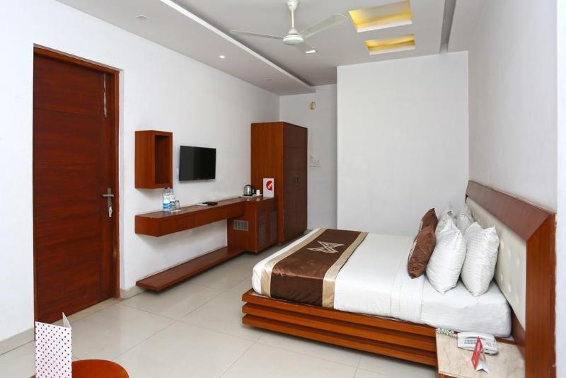 Hotel Collection O Motif South 1 Near Appu Ghar Gurgaon