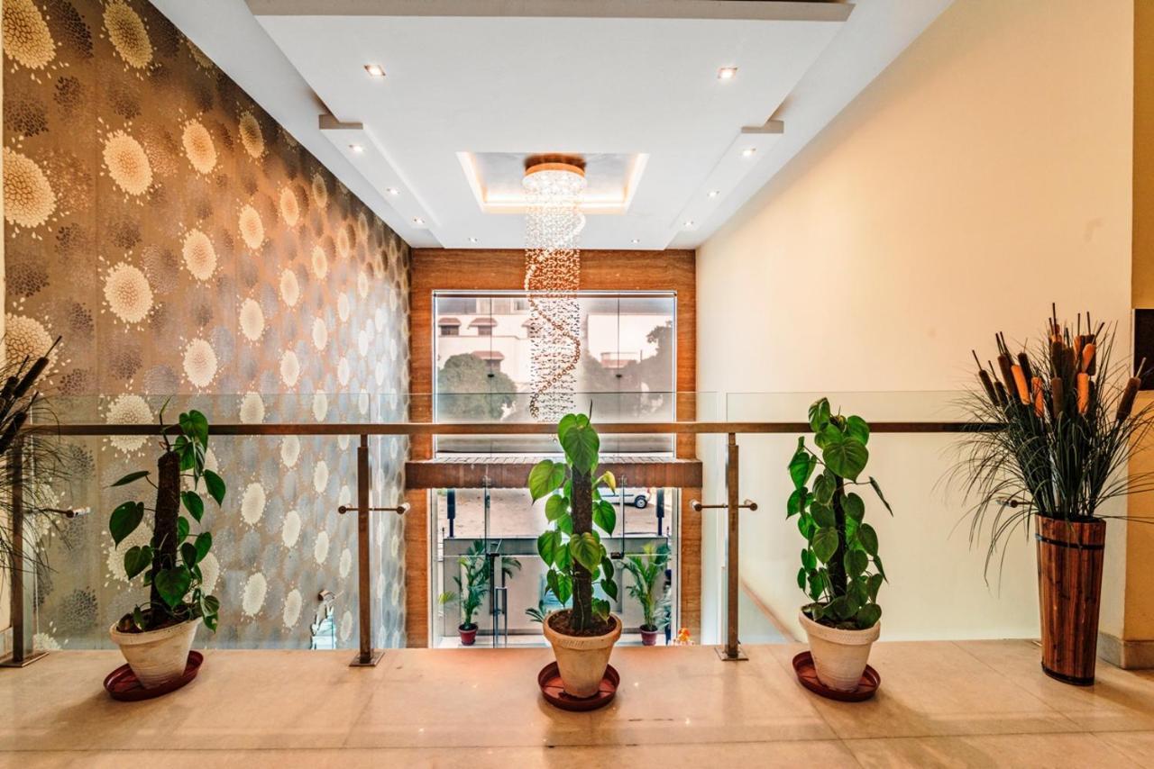 Royal Mg Road Gurgaon