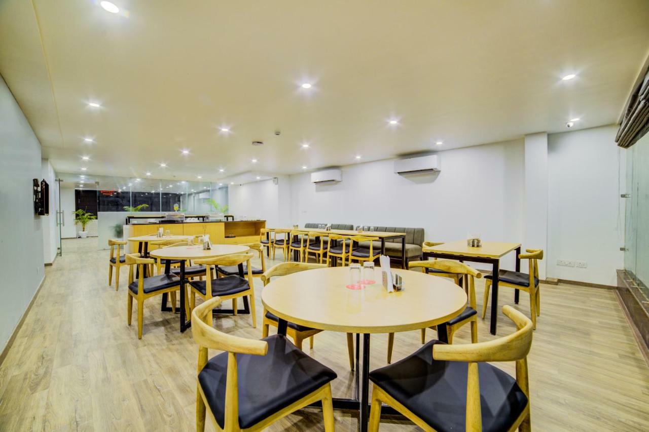Oyo Townhouse 89 Hongkong Bazaar Hotel