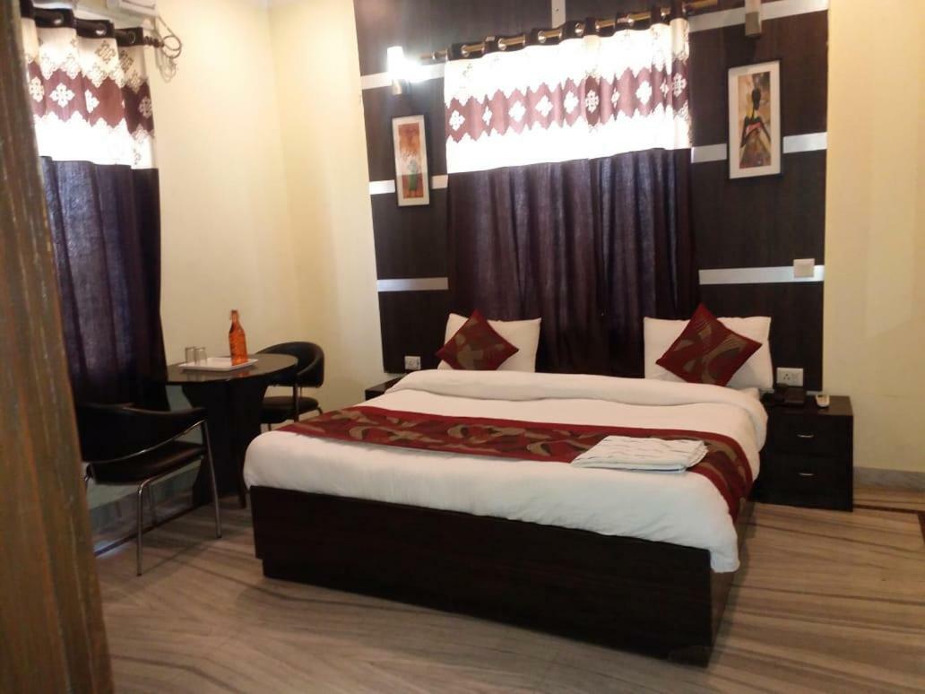 Comfort Room@kr Group 3* Gurgaon