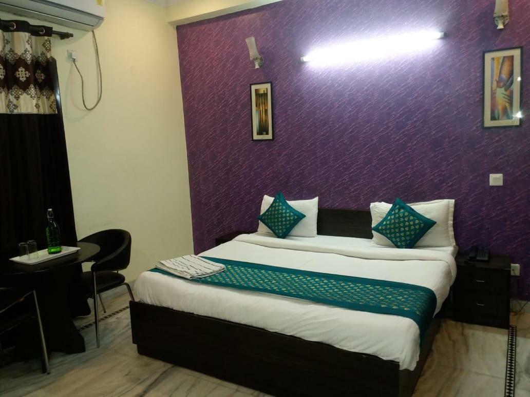 Comfort Room@kr Group Hotel Gurgaon