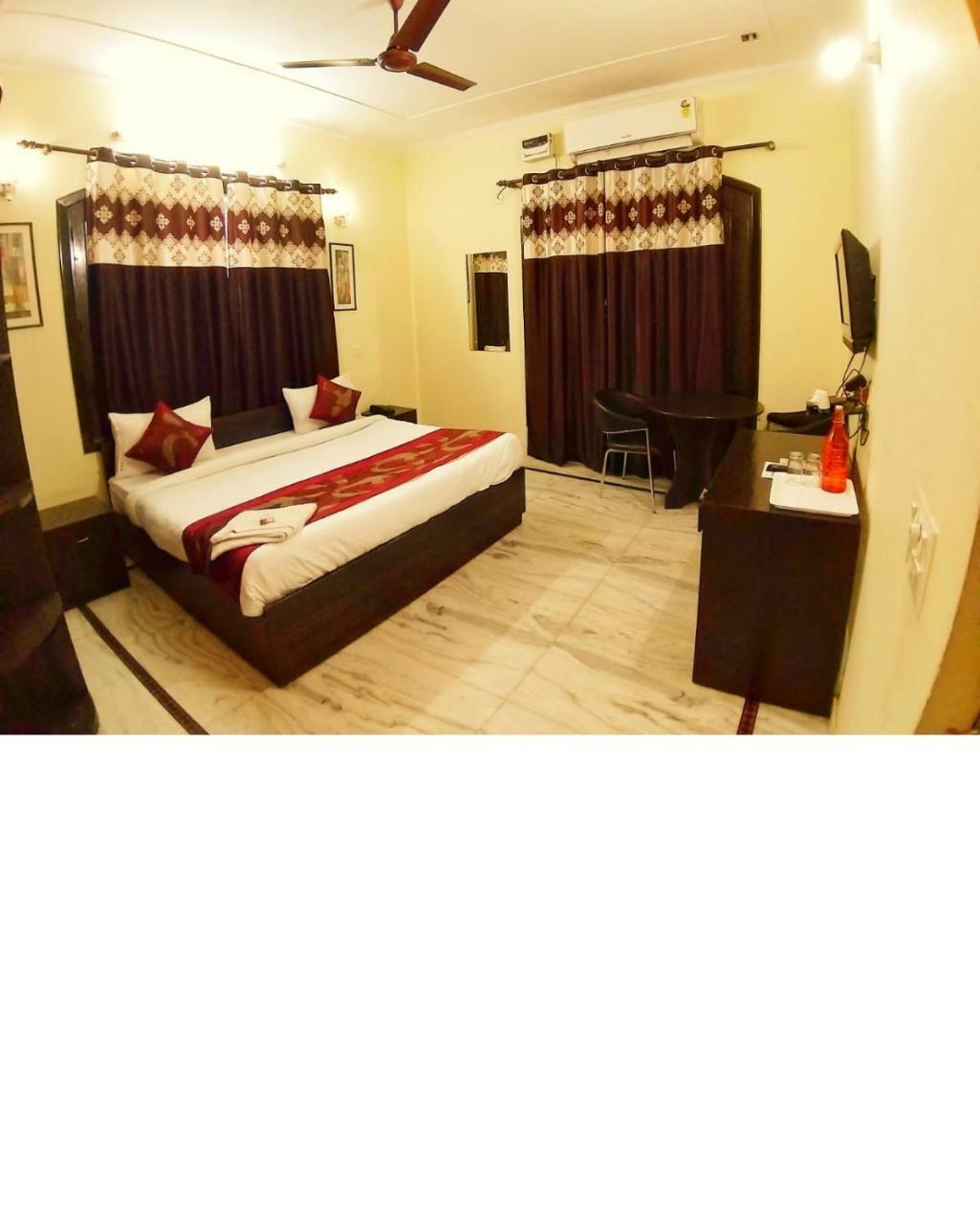 Hotel Comfort Room@kr Group 3*