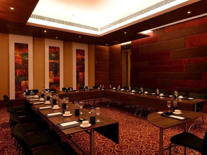 Hotel The Galgotias Gurugram 4*
