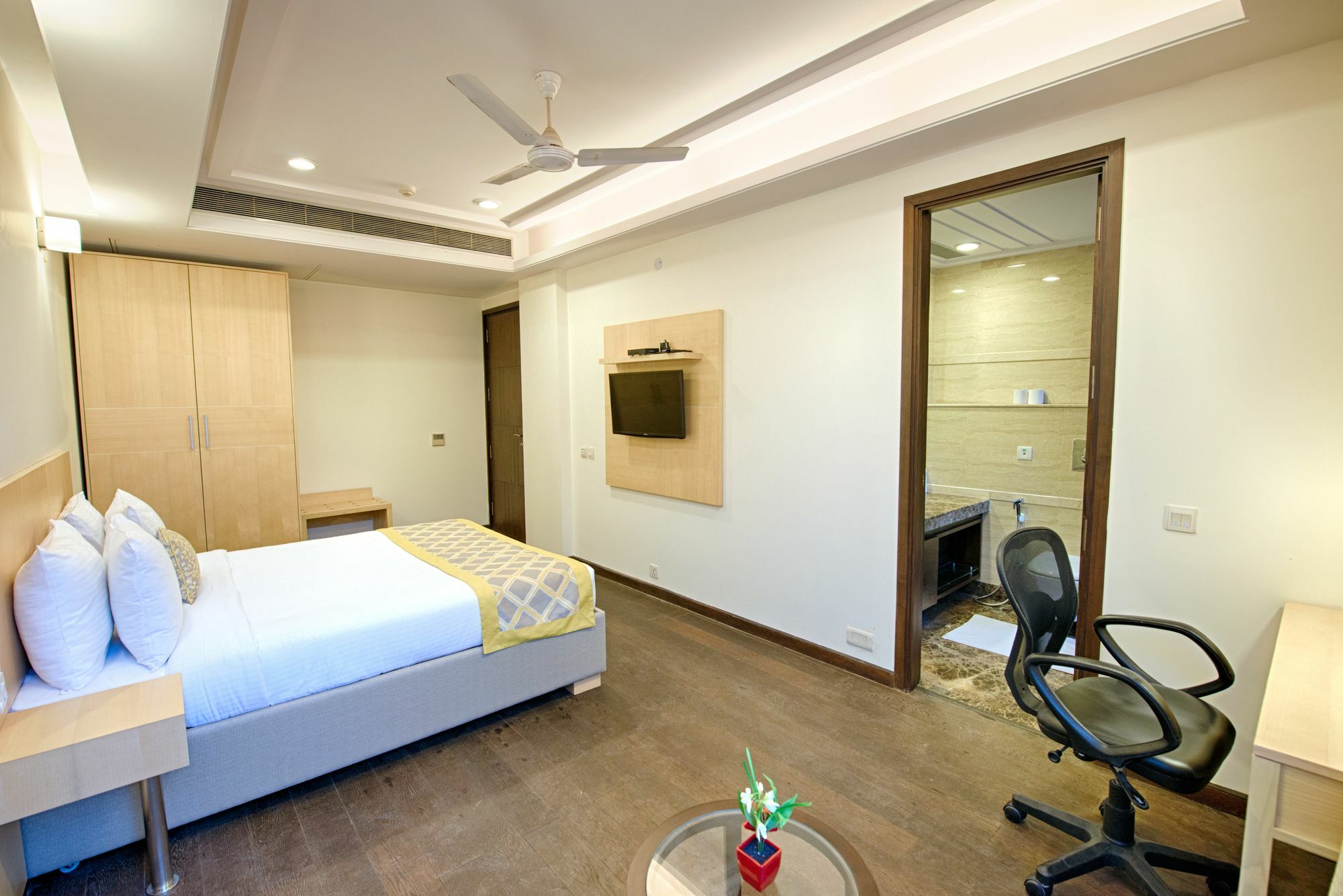 Stately Nh8 Hotel