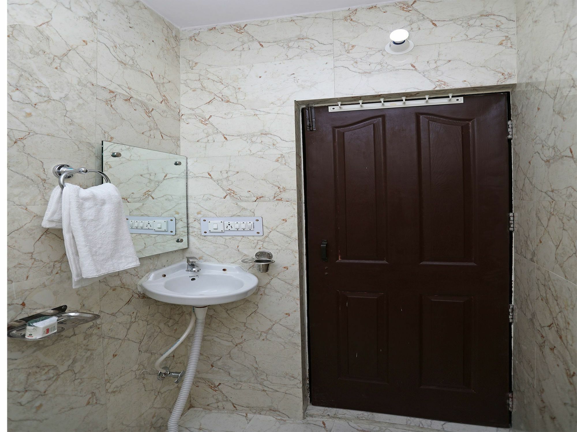 Oyo R K Residency Hotel 3*