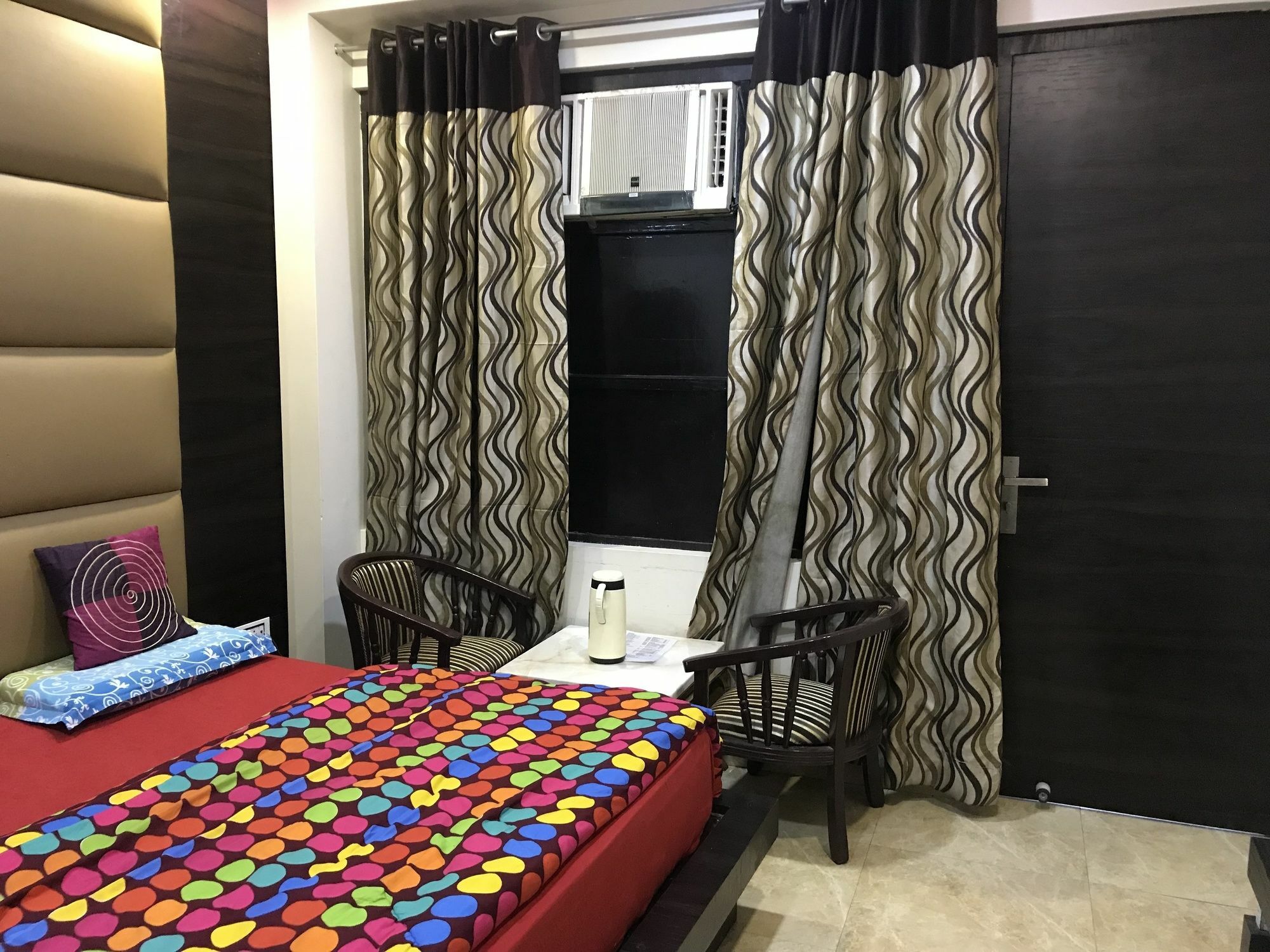 Hotel O Samrat