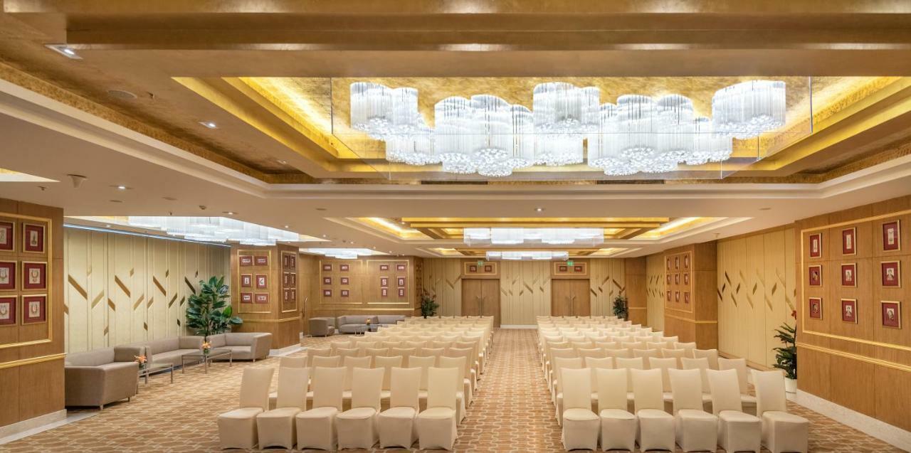Radisson Gurugram Sohna Road Center
