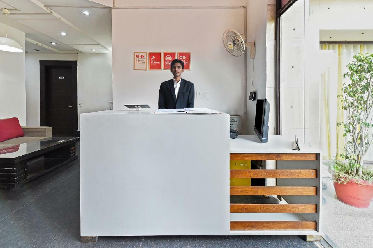 Oyo Flagship 387 Moulsari Avenue Hotel 3*