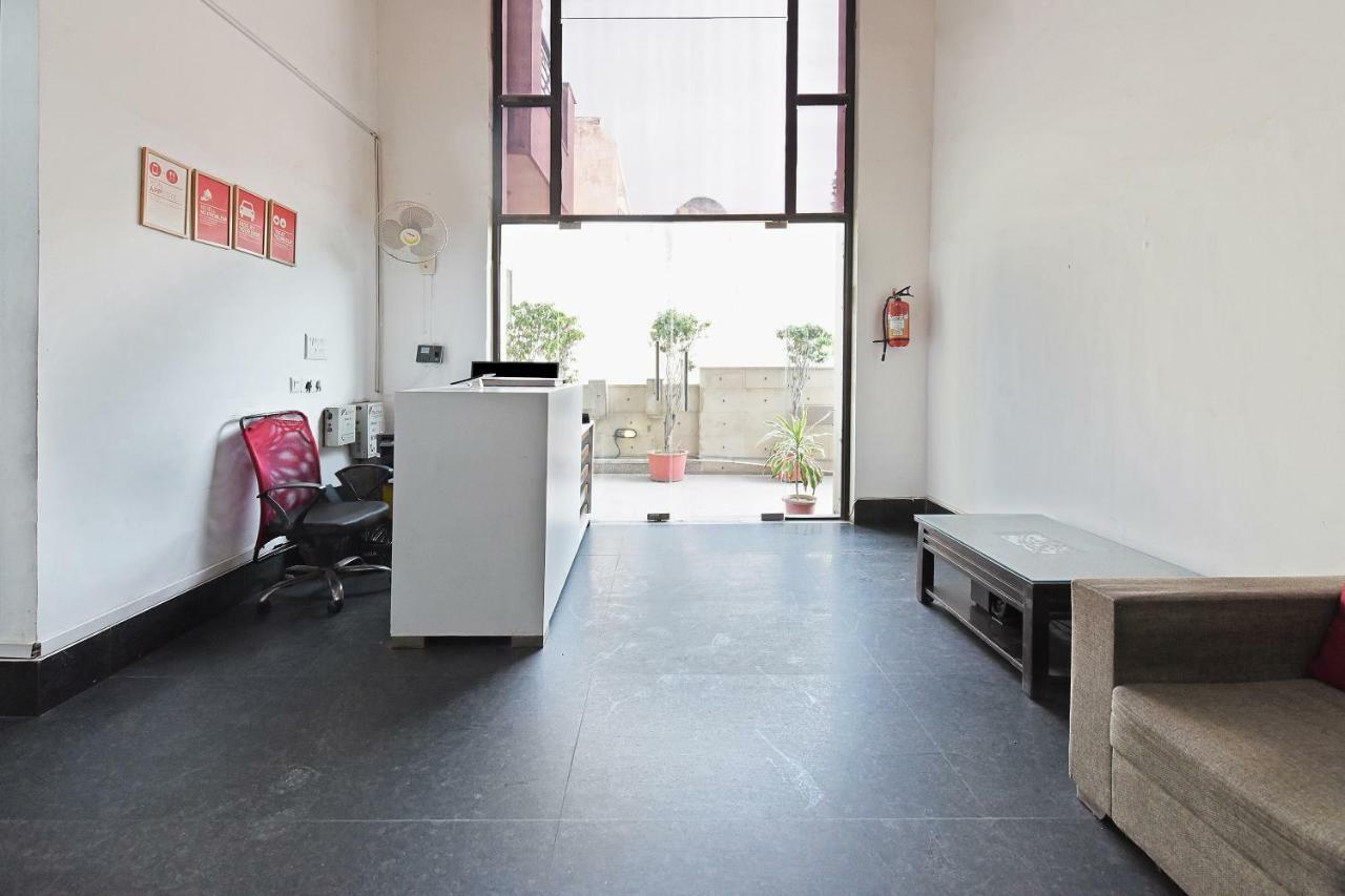 Oyo Flagship 387 Moulsari Avenue Hotel