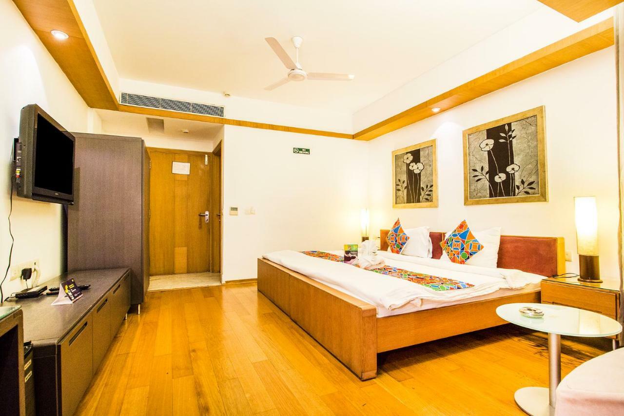Hotel Fabhotel Raj Darbar Gurgaon