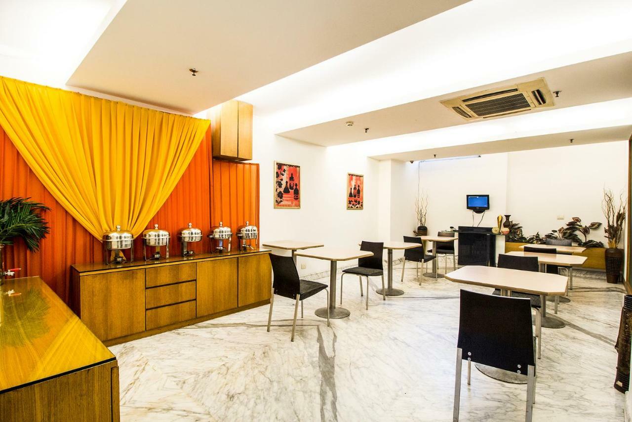 Fabhotel Raj Darbar Hotel