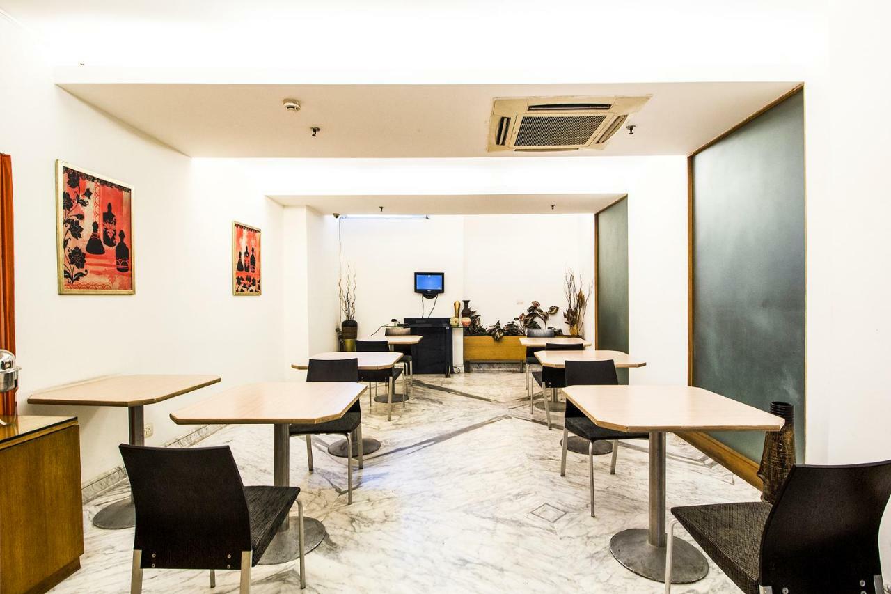 Fabhotel Raj Darbar Hotel