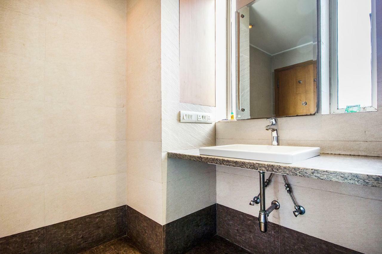 Hotel Fabhotel Raj Darbar Gurgaon