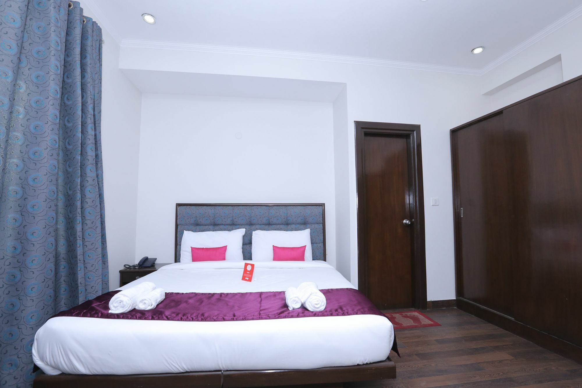 Oyo 4131 Glen Thirty Hotel Gurgaon