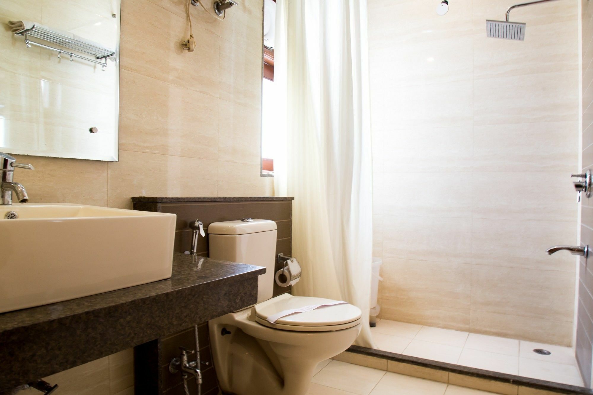 Hotel Fabhotel The Residency Dlf Galleria 3*
