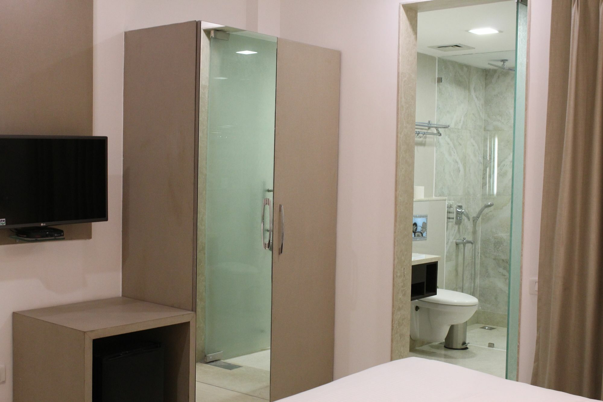 Keys Lite By Lemon Tree Hotels, Mayfield, Gurgaon