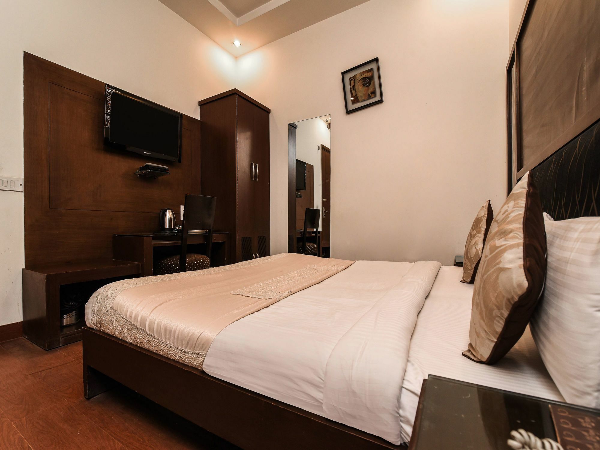 Hotel Oyo 644 Haris Court Gurgaon