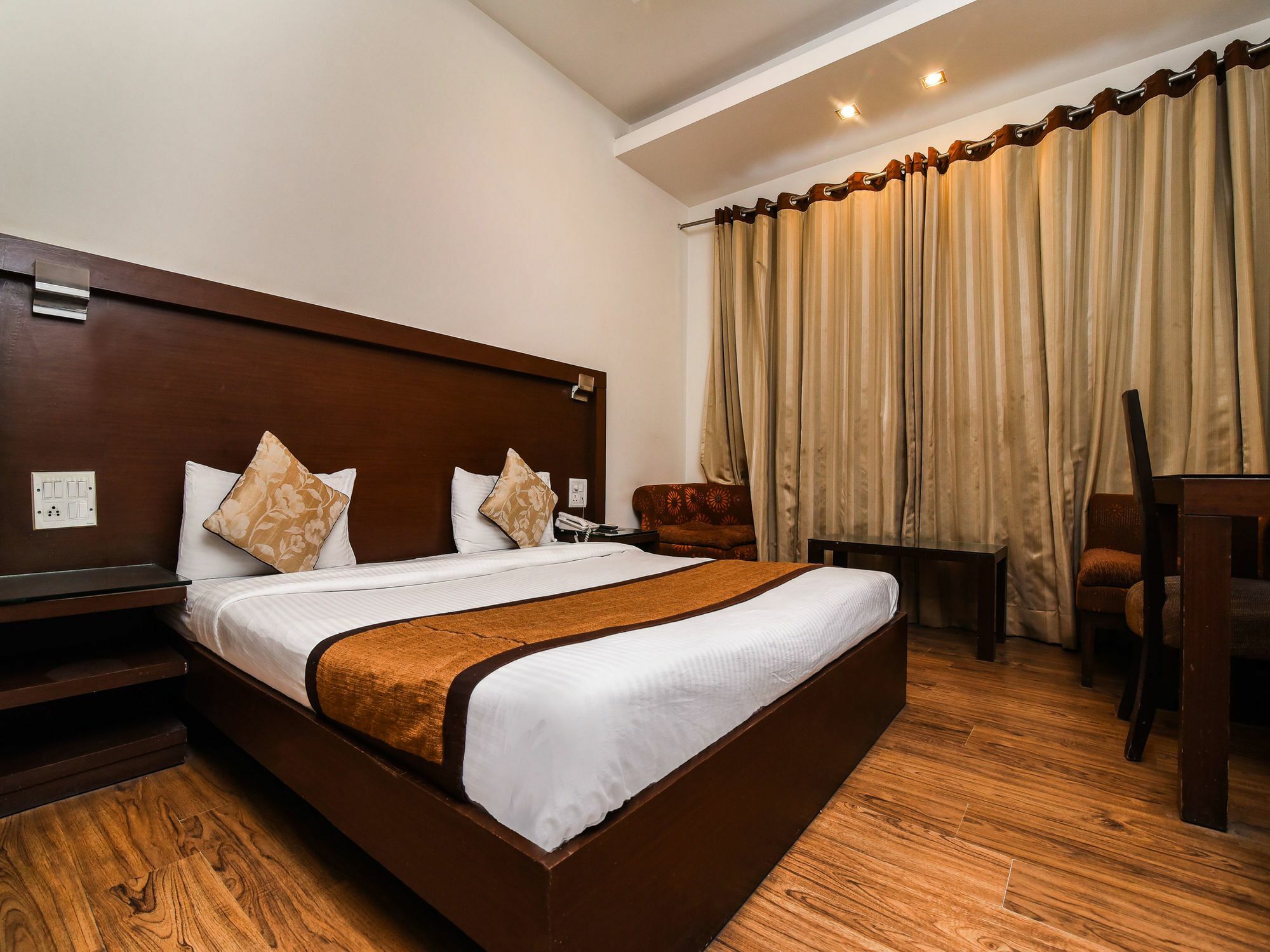 Hotel Oyo 644 Haris Court Gurgaon