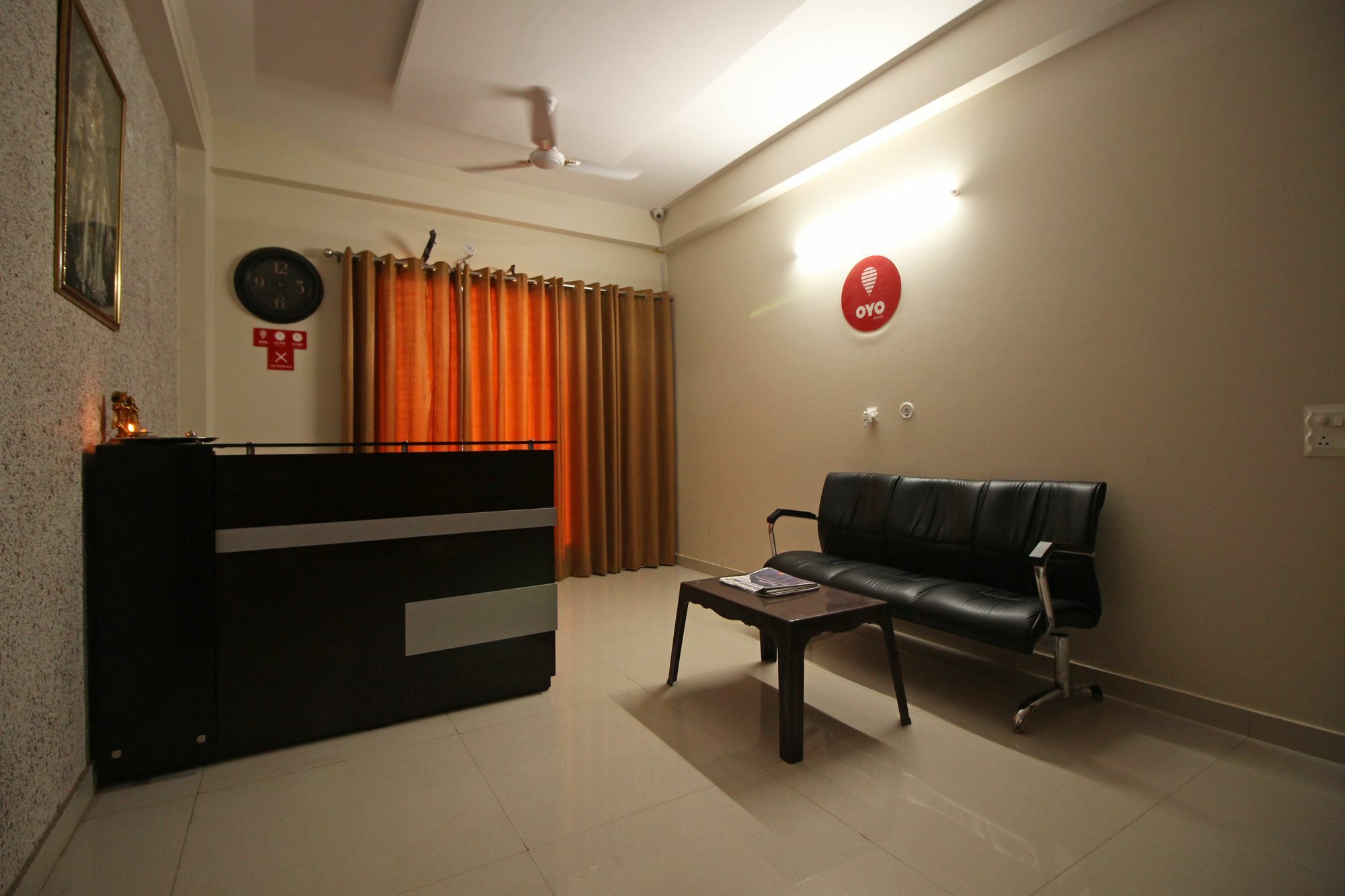 Hotel Oyo 7530 Sector 57