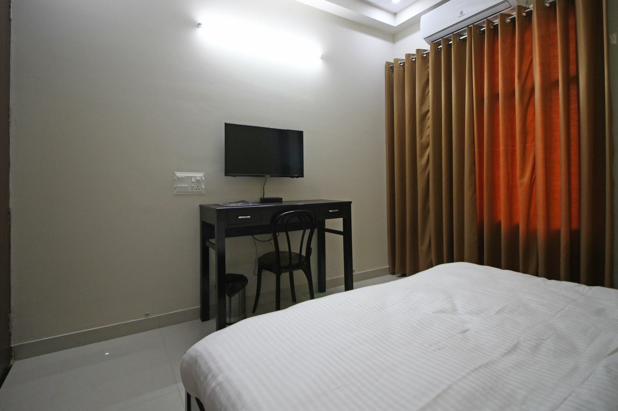 Hotel Oyo 7530 Sector 57