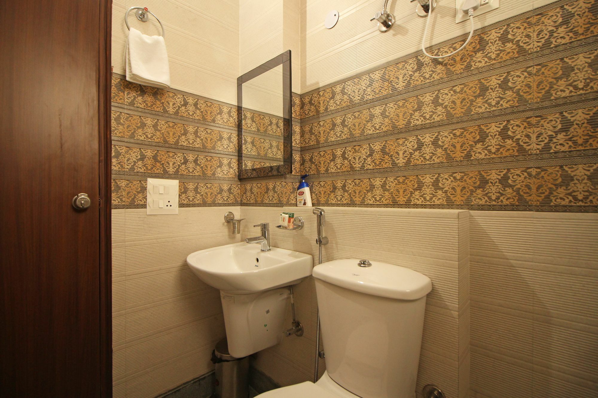 Oyo 7530 Sector 57 Gurgaon