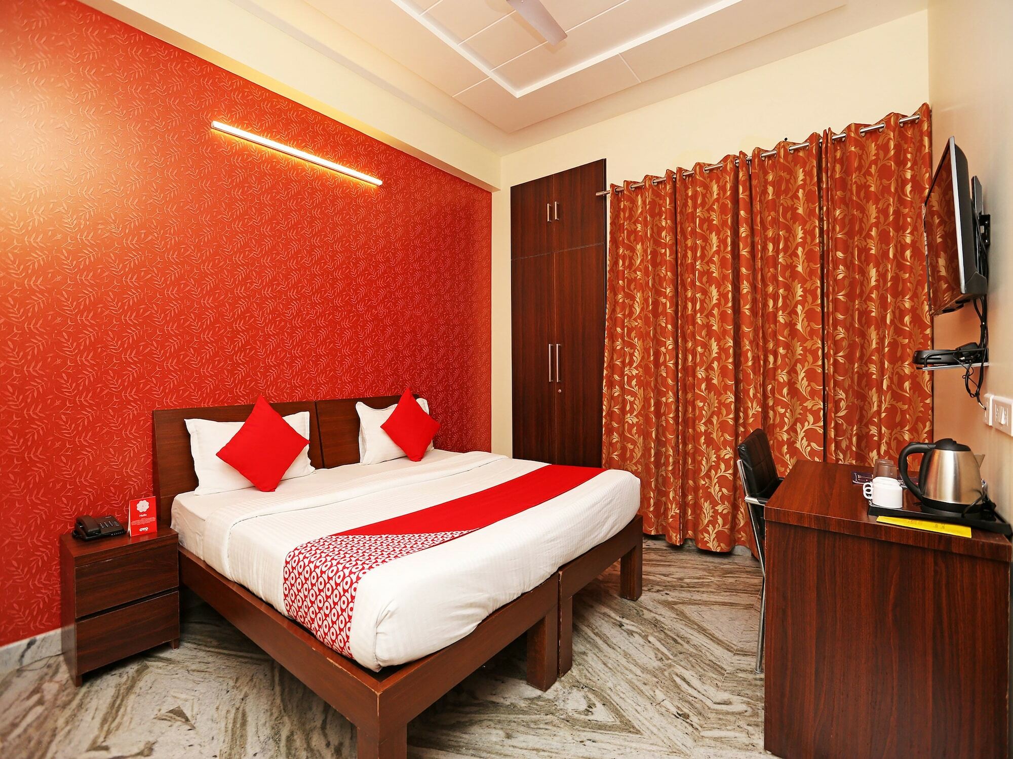 Oyo 22094 Hi Star Gurgaon