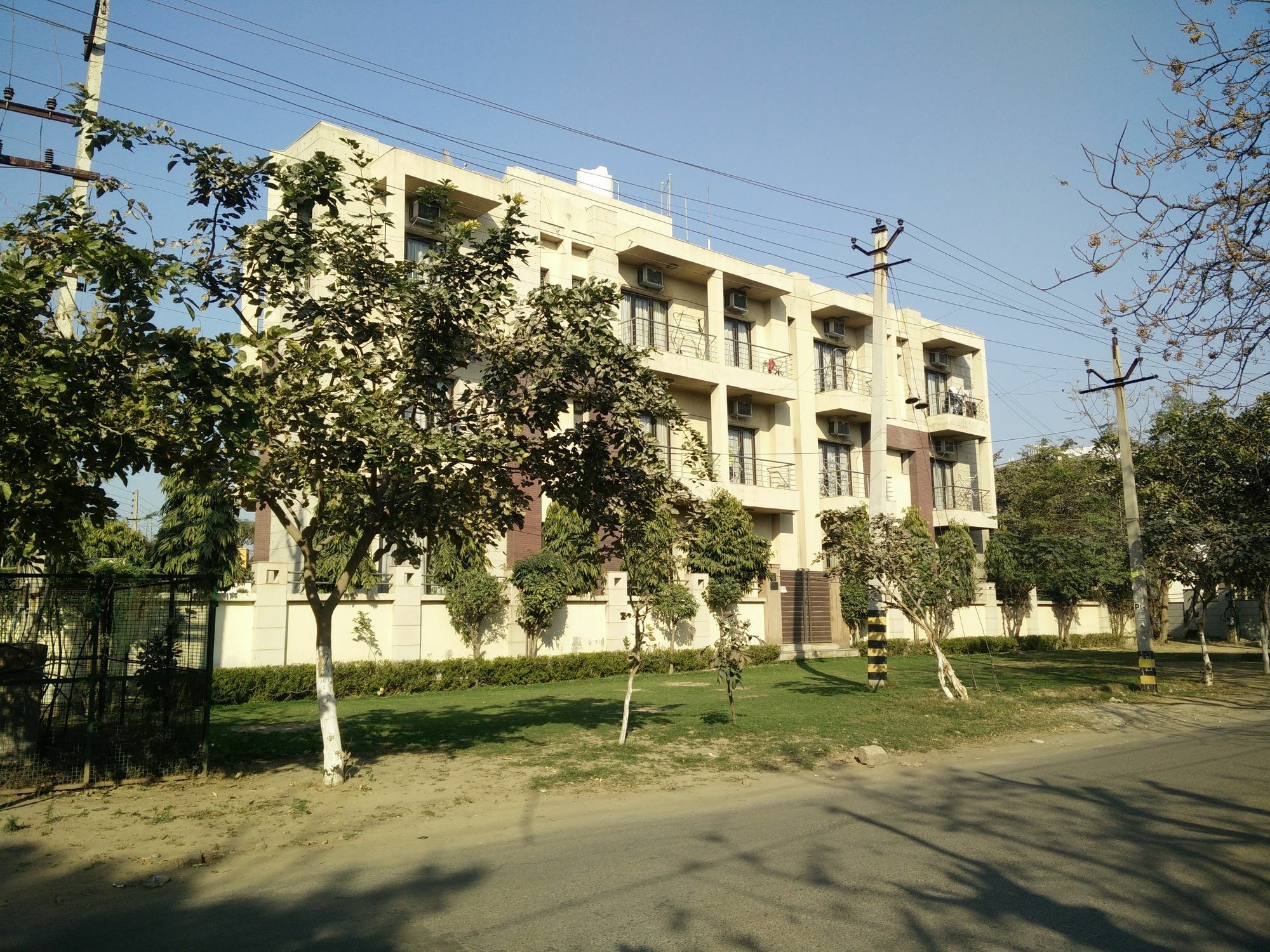 Guest house Enkay Residency M-block Cyber 3*