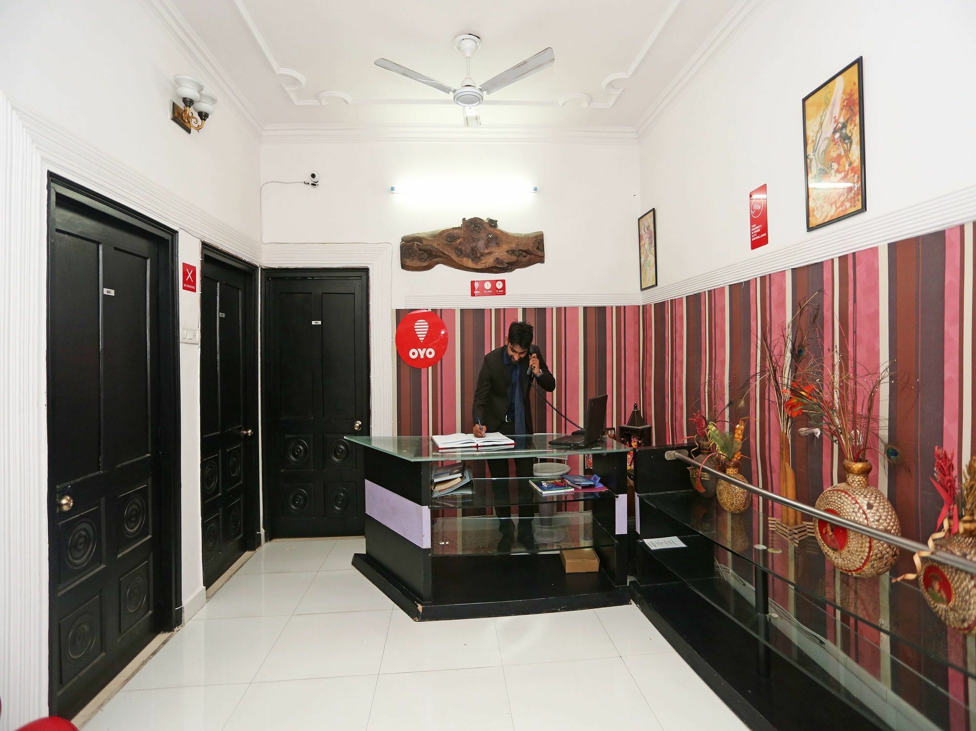 Oyo 9603 Sector 17 Hotel Gurgaon