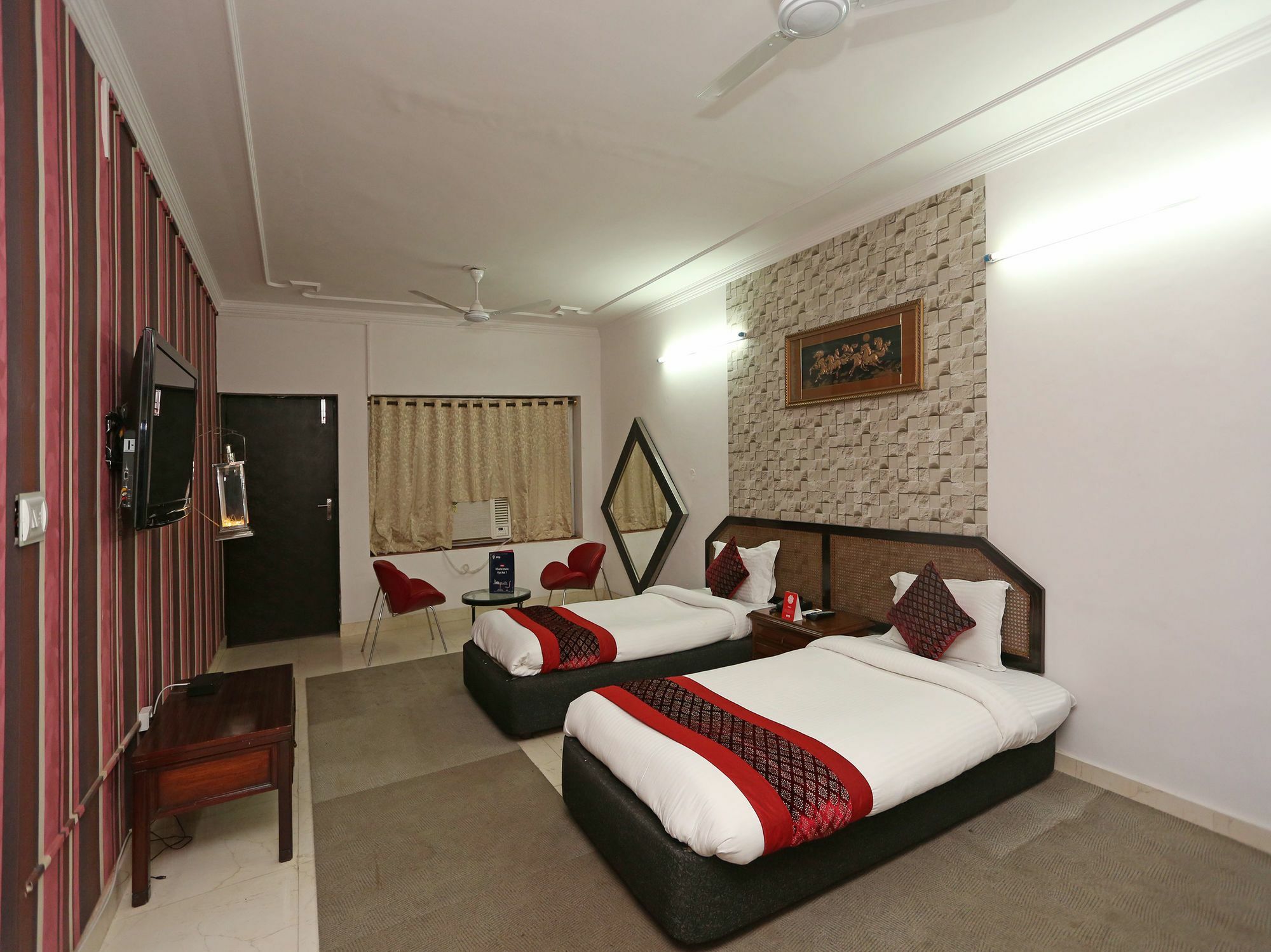 Oyo 9603 Sector 17 Gurgaon