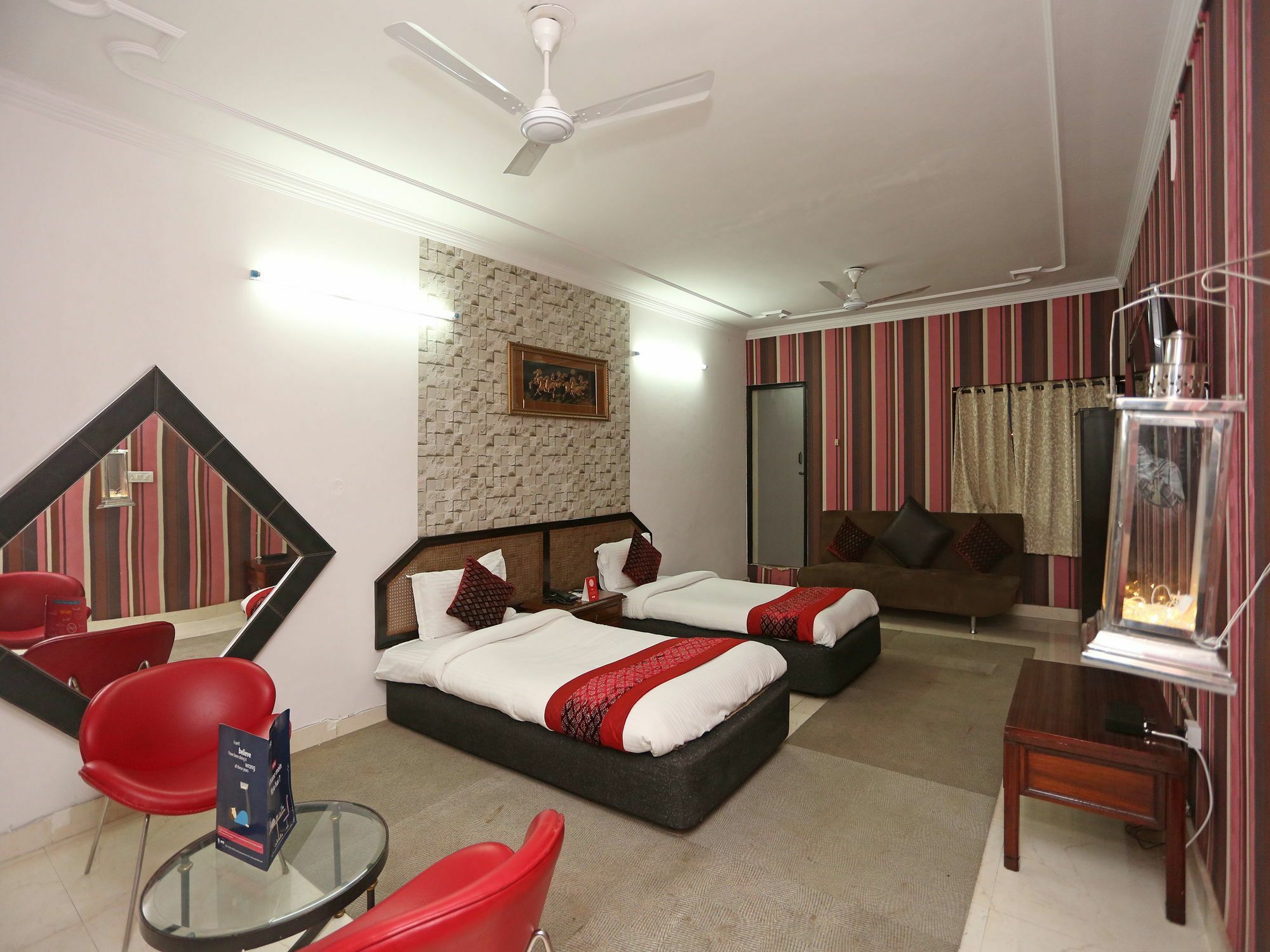 Oyo 9603 Sector 17 Gurgaon