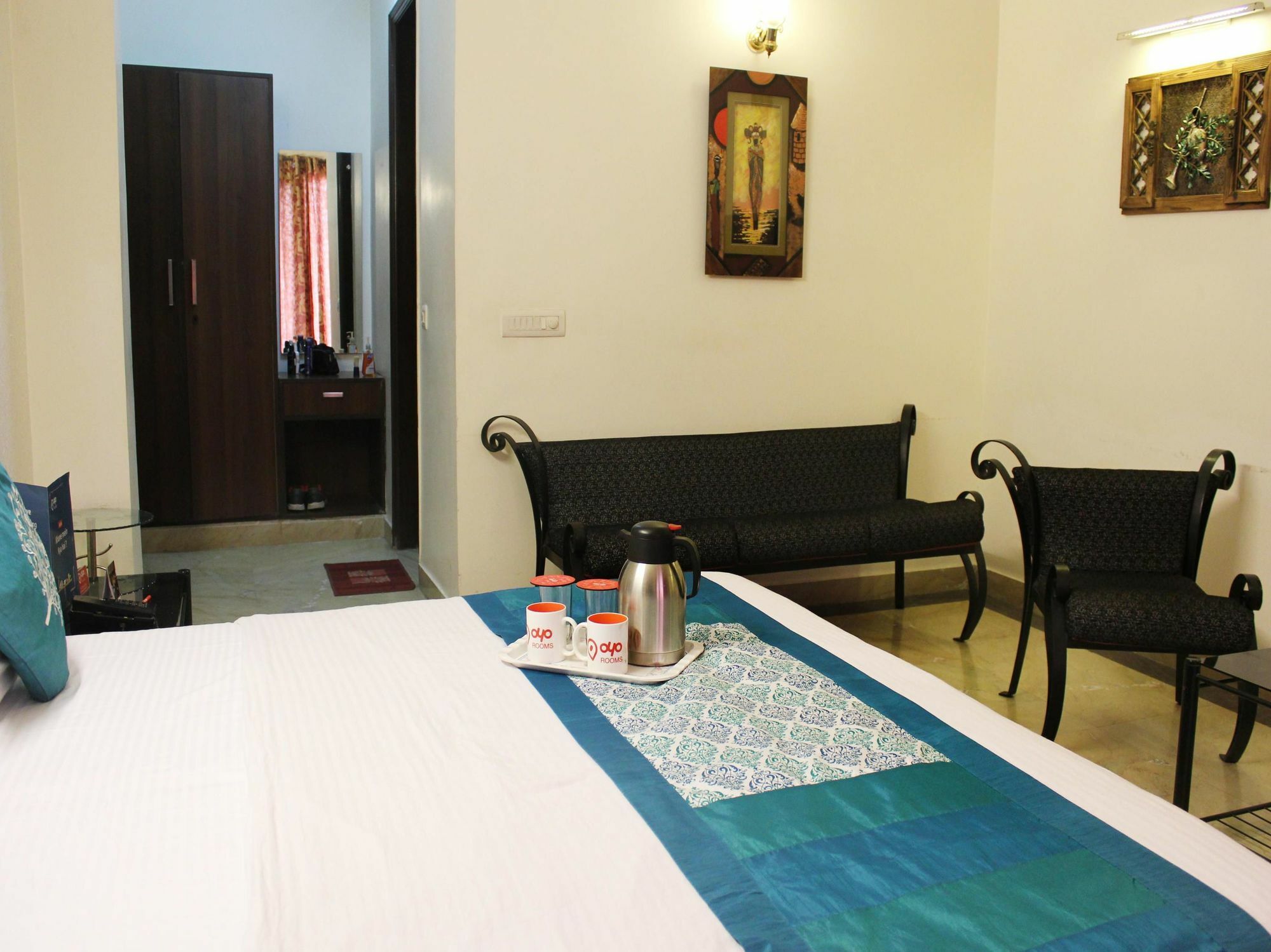 Oyo 2256 Excellency Hotel