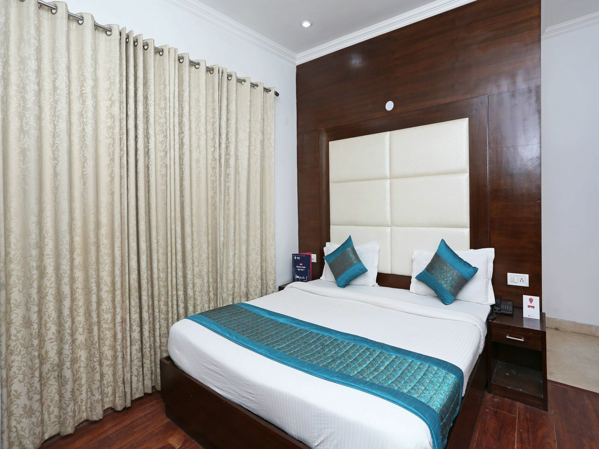Hotel Oyo 8849 Pacific Gurgaon