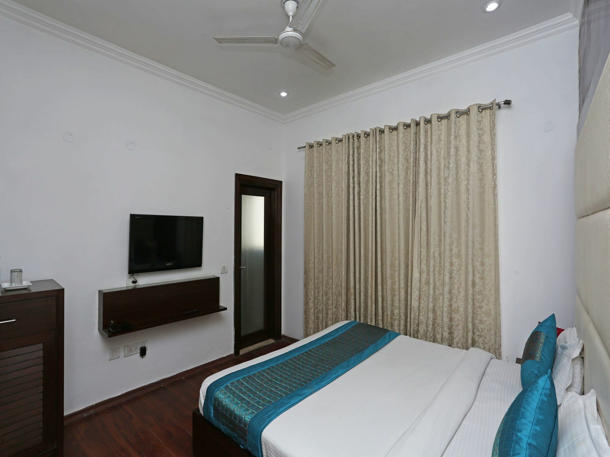 Oyo 8849 Pacific Gurgaon