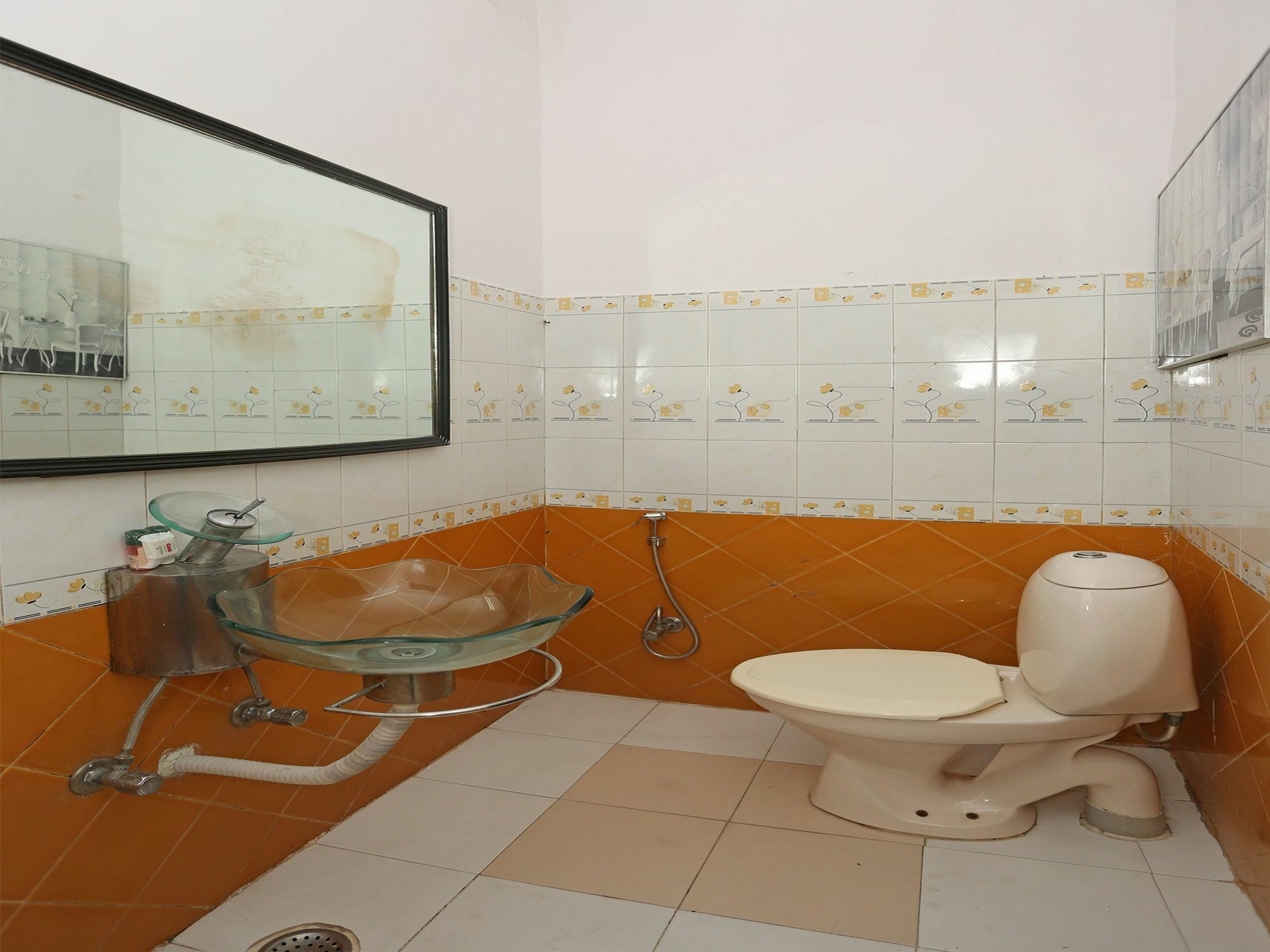 Oyo 9603 Sector 17 Hotel Gurgaon