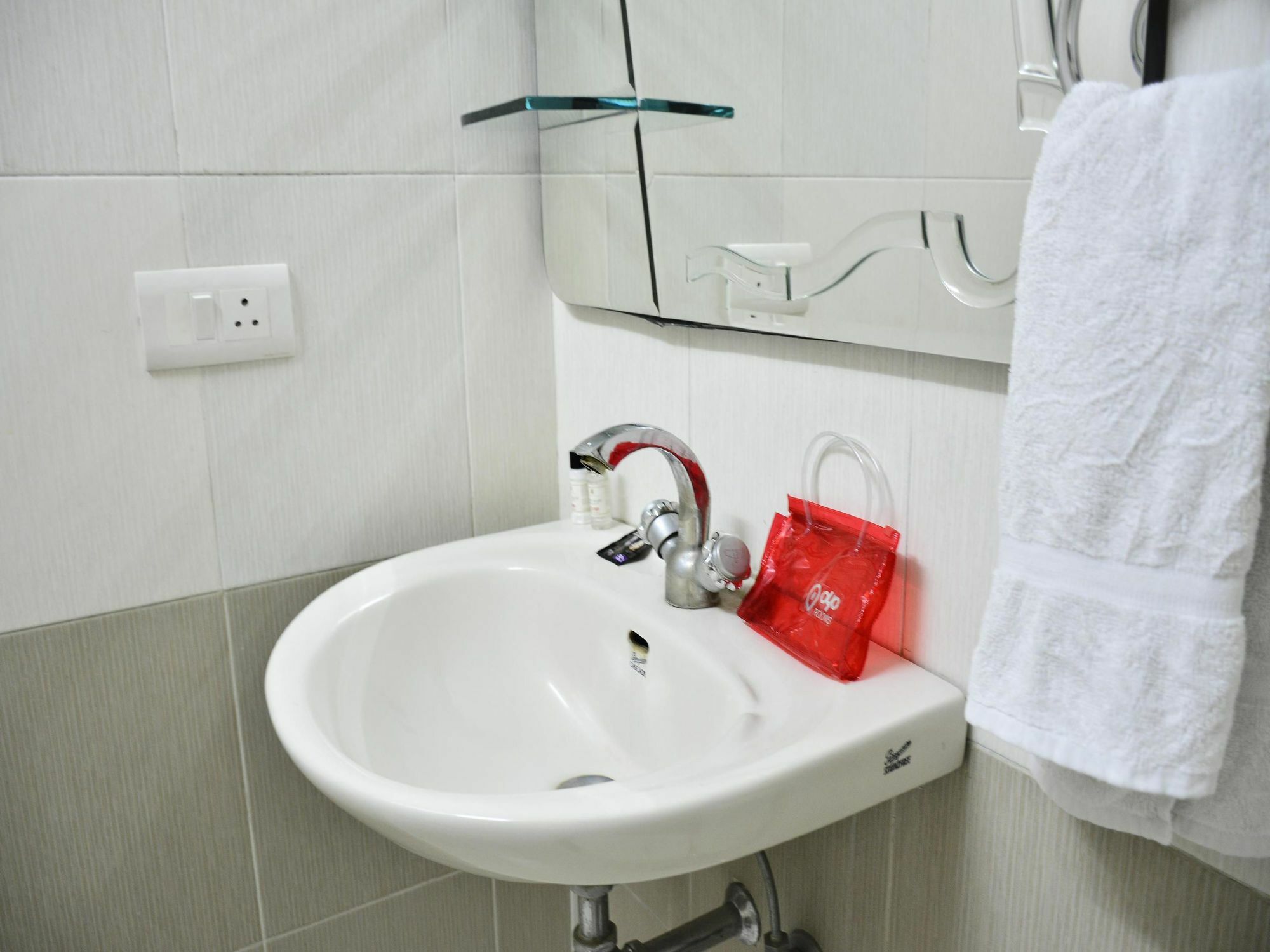 Oyo 2256 Excellency Hotel